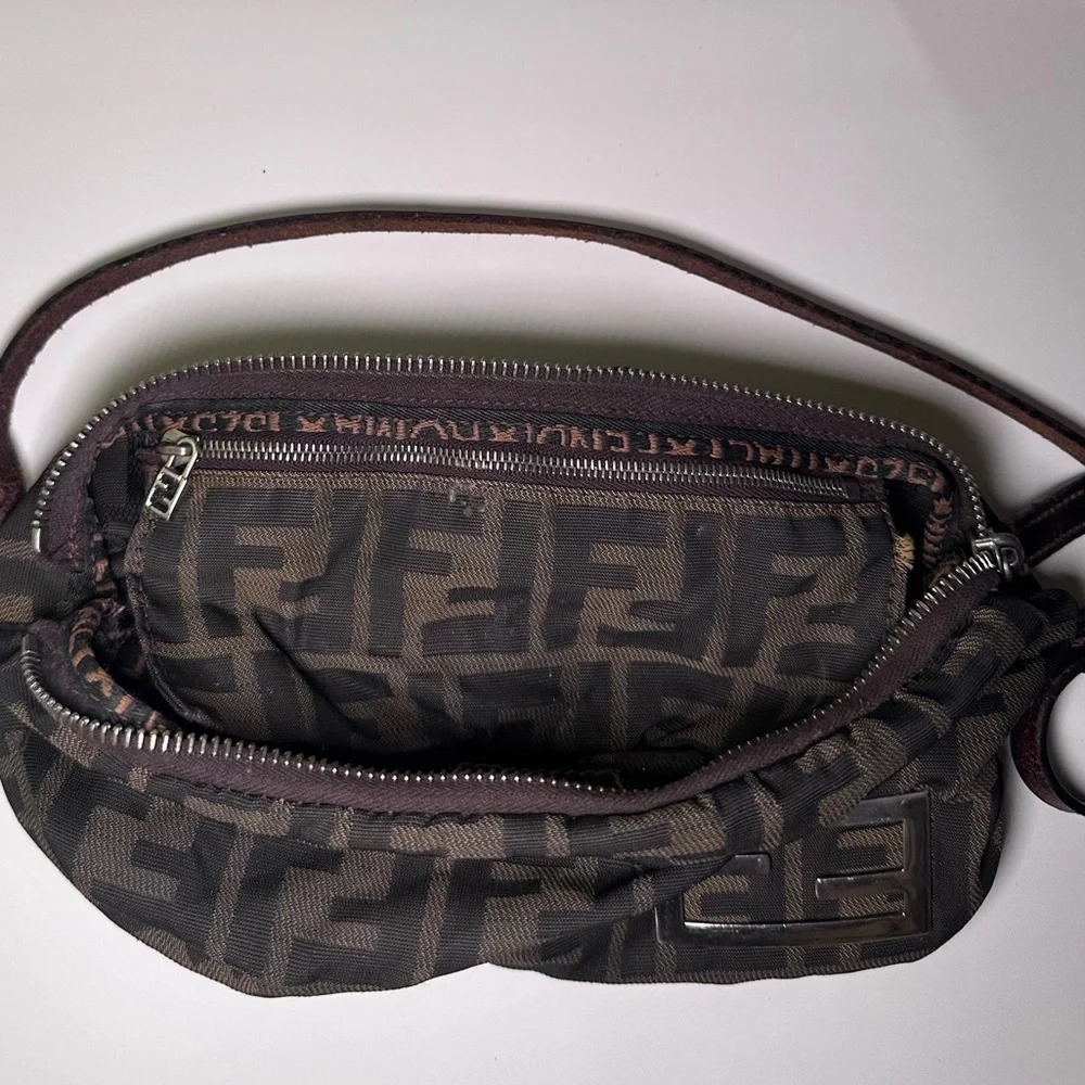FENDI ZUCCA SHOULDER BAG TOBACCO - Picture 6 of 7